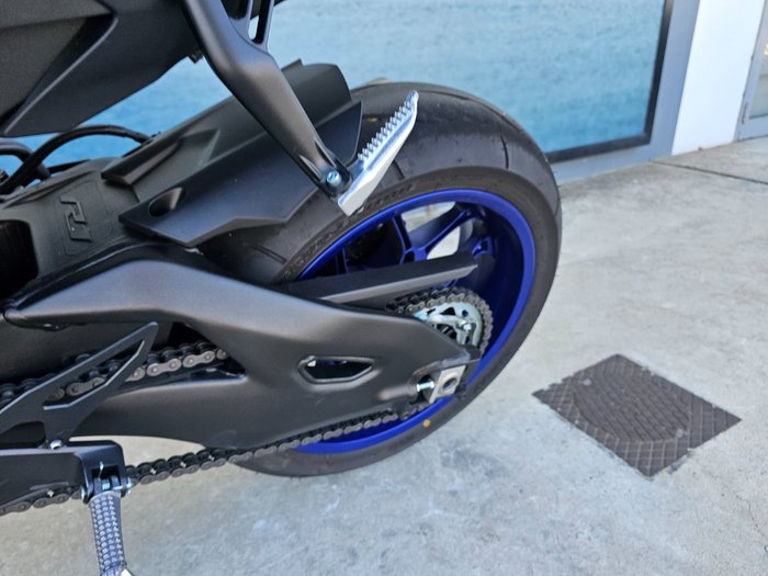 2025 Yamaha YZF-R1 Blue