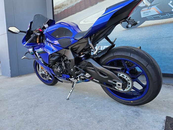 2025 Yamaha YZF-R1 Blue