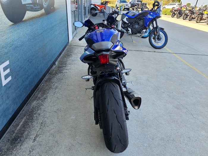 2025 Yamaha YZF-R1 Blue