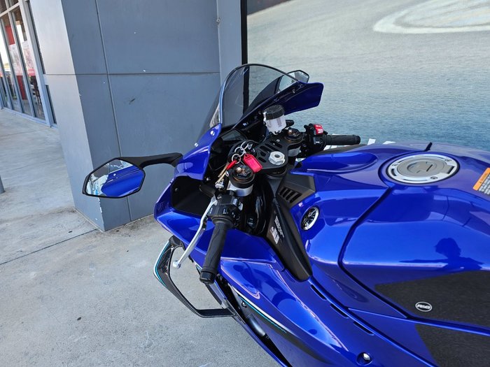 2025 Yamaha YZF-R1 Blue