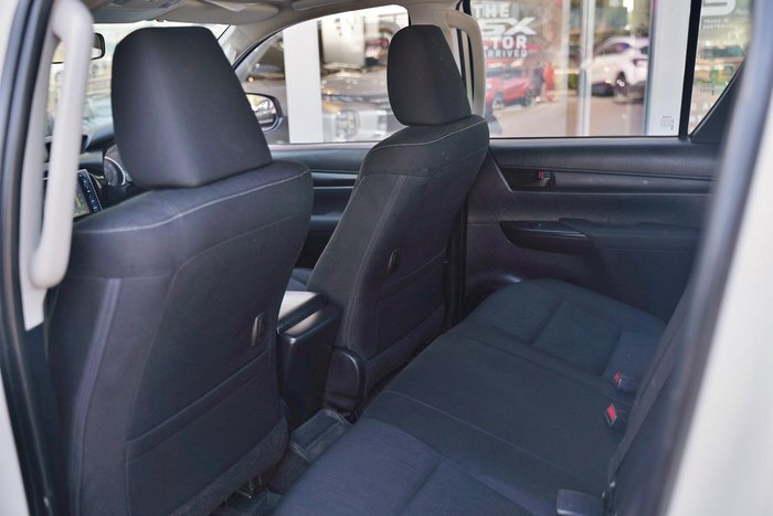 2015 Toyota Hilux SR