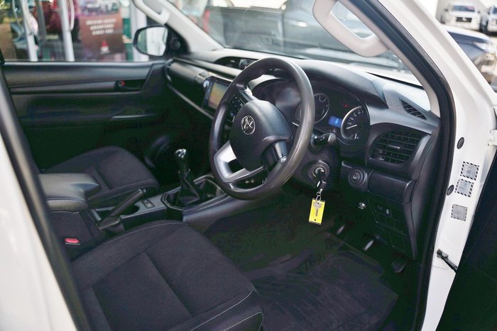 2015 Toyota Hilux SR