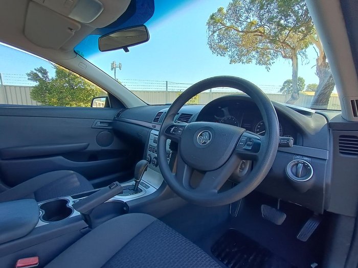 2010 Holden Commodore Omega VE MY10 Heron White