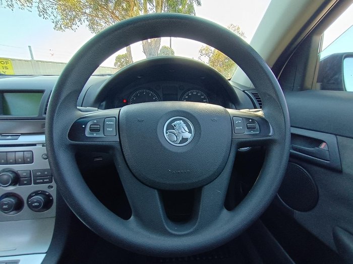 2010 Holden Commodore Omega VE MY10 Heron White