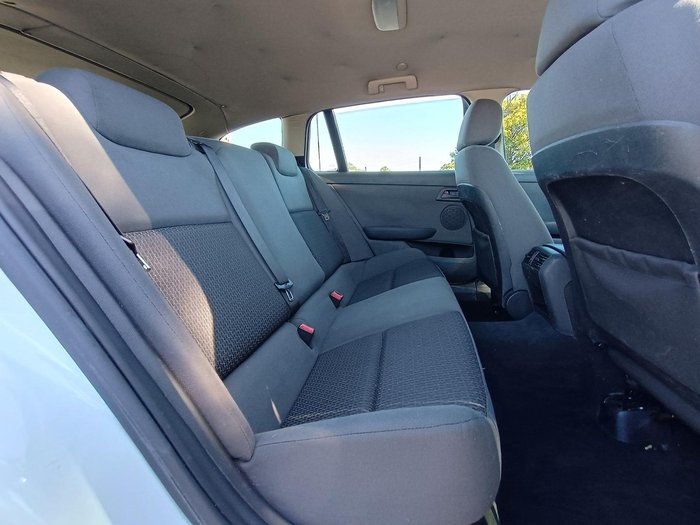 2010 Holden Commodore Omega VE MY10 Heron White