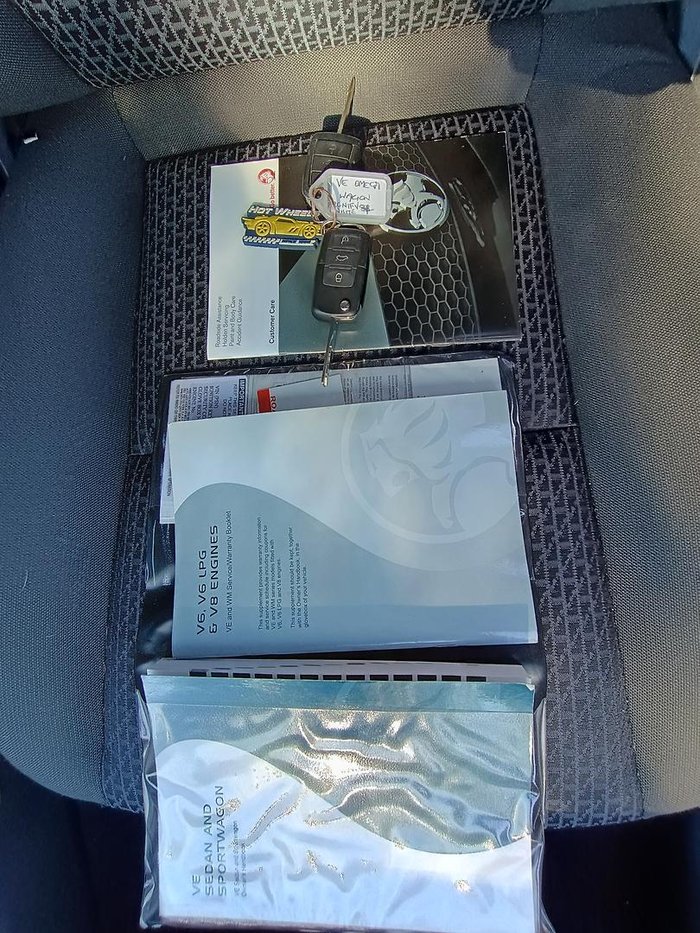 2010 Holden Commodore Omega VE MY10 Heron White