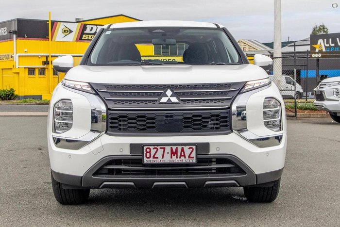 2024 Mitsubishi Outlander ES