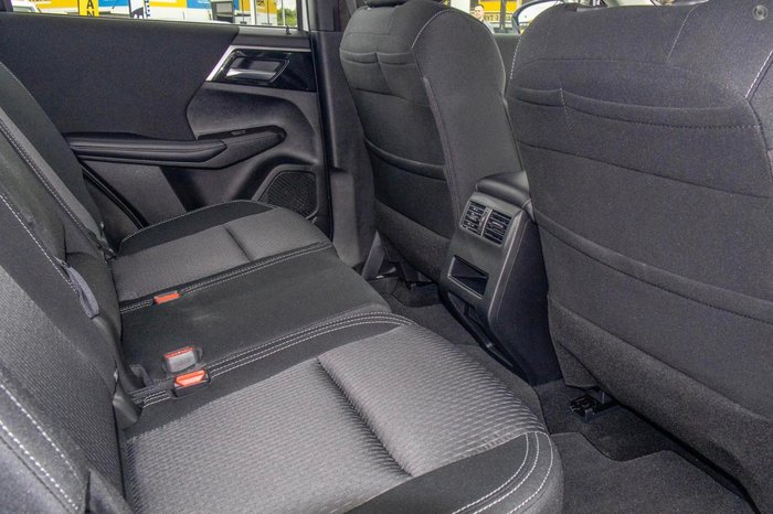 2024 Mitsubishi Outlander ES