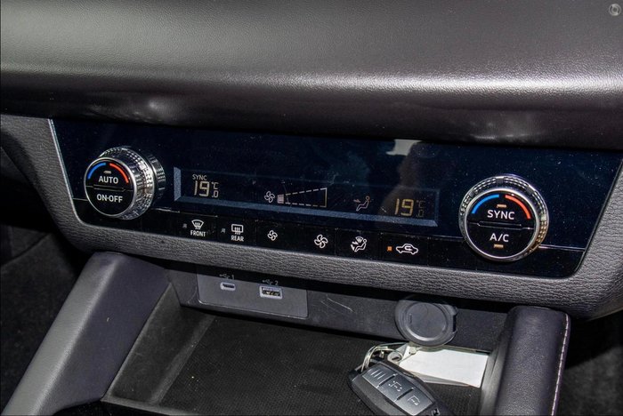 2024 Mitsubishi Outlander ES
