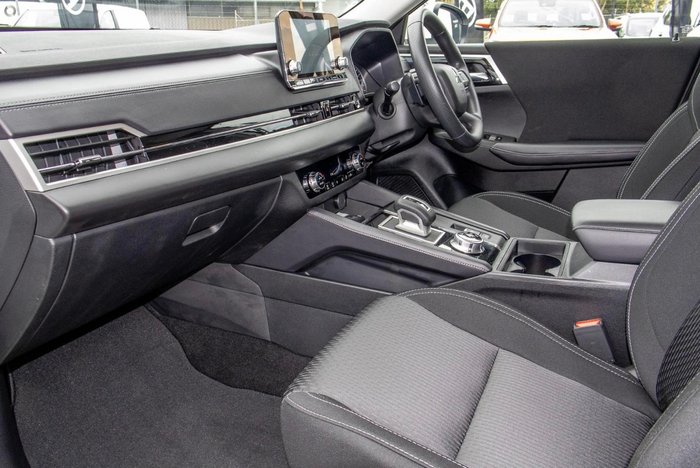 2024 Mitsubishi Outlander ES