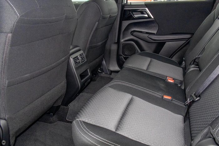 2024 Mitsubishi Outlander ES