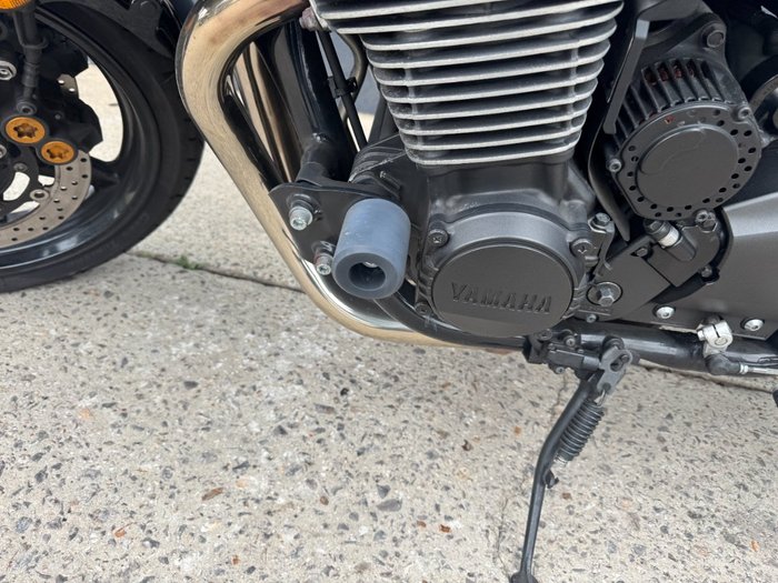 2016 Yamaha XJR1300 SILVER