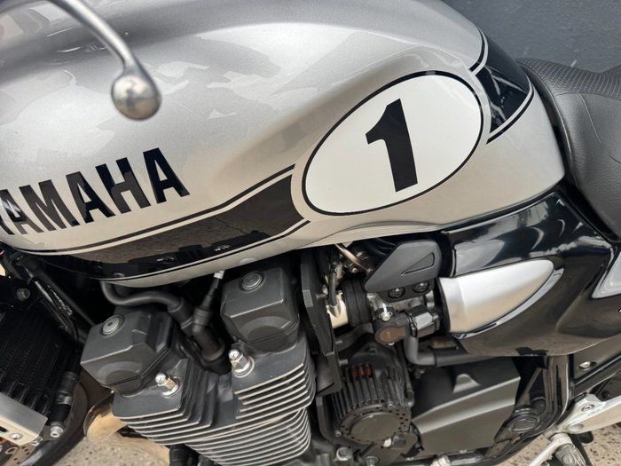 2016 Yamaha XJR1300 SILVER