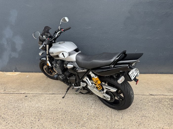 2016 Yamaha XJR1300 SILVER
