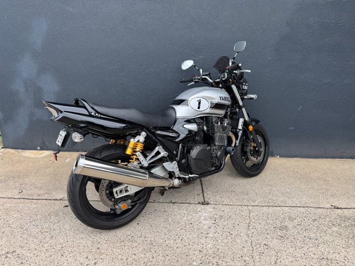 2016 Yamaha XJR1300 SILVER