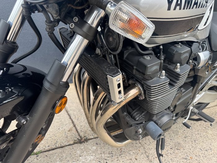 2016 Yamaha XJR1300 SILVER