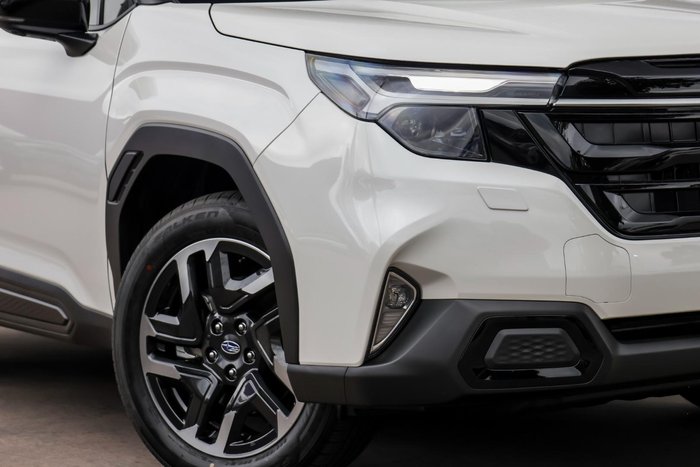 2025 Subaru Forester Touring S6 MY26 AWD Crystal White