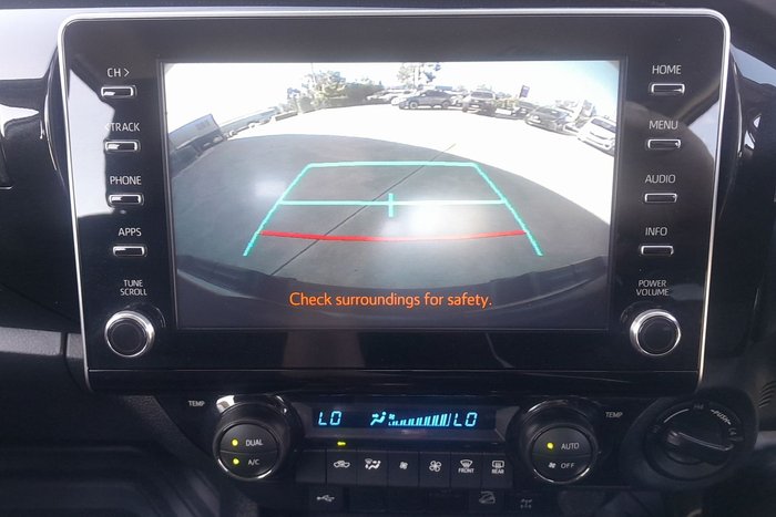 2024 Toyota Hilux SR