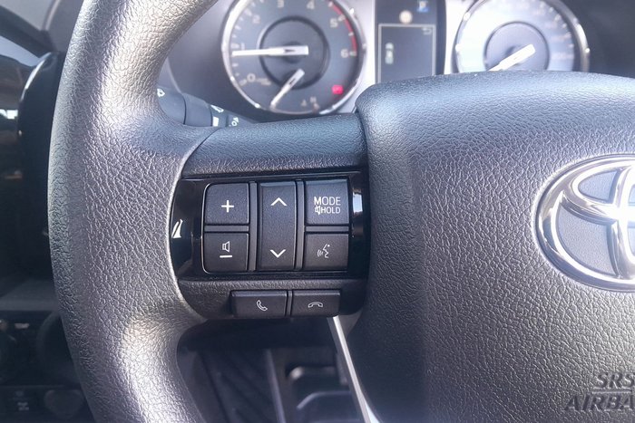 2024 Toyota Hilux SR