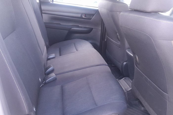 2024 Toyota Hilux SR