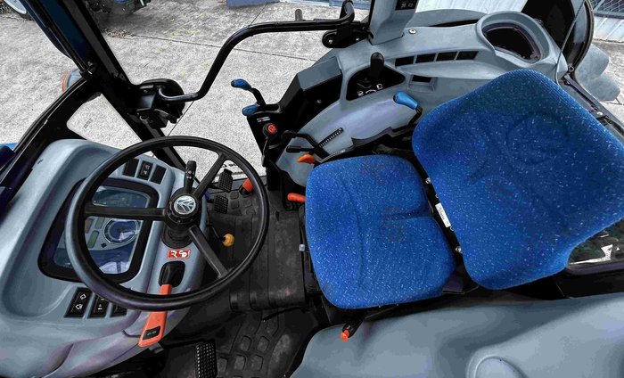 2023 New Holland T4.105N Cab BLUE