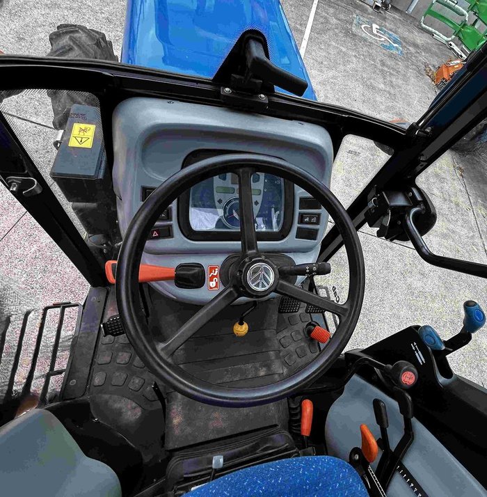 2023 New Holland T4.105N Cab BLUE