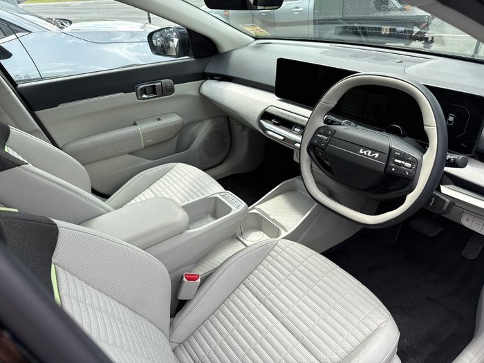2025 Kia EV4 Earth Long Range
