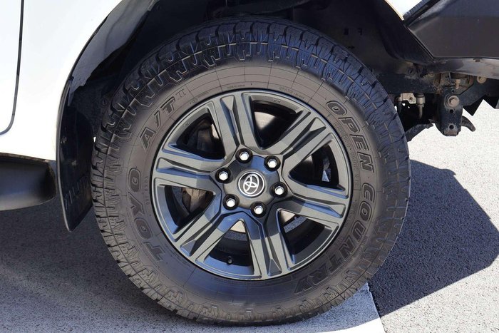 2022 Toyota Hilux SR