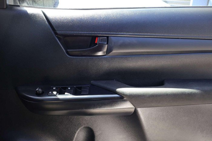 2022 Toyota Hilux SR