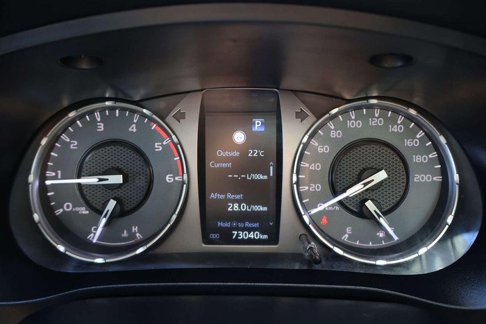 2022 Toyota Hilux SR