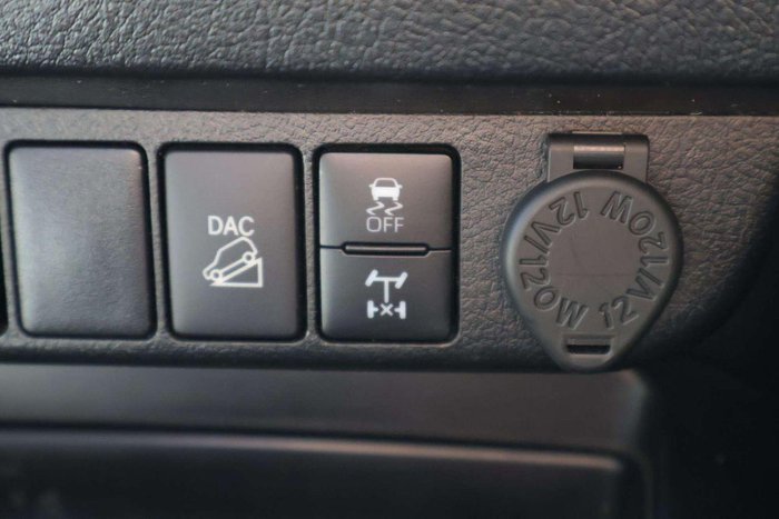 2022 Toyota Hilux SR