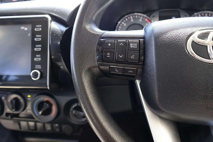 2022 Toyota Hilux SR