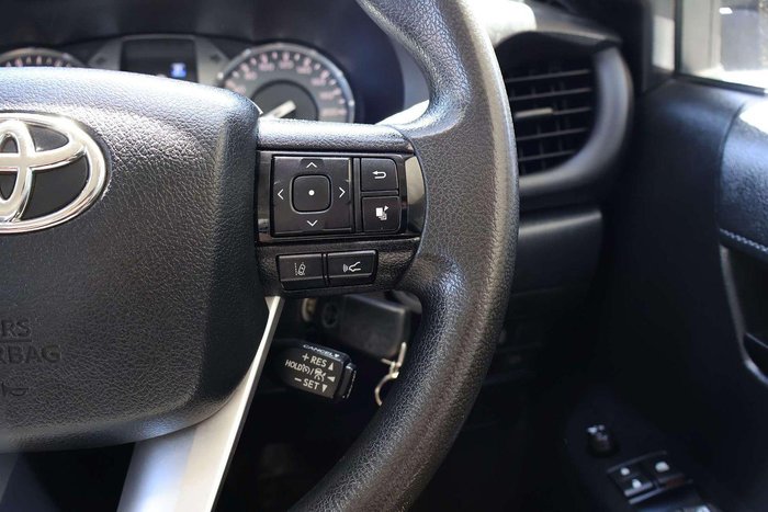 2022 Toyota Hilux SR