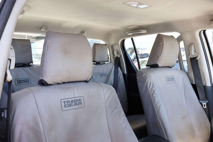 2022 Toyota Hilux SR