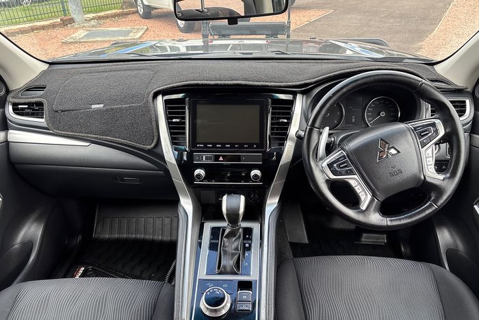 2022 Mitsubishi Pajero Sport GLX