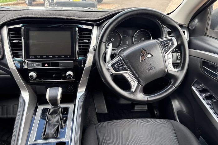 2022 Mitsubishi Pajero Sport GLX