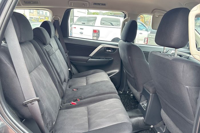 2022 Mitsubishi Pajero Sport GLX