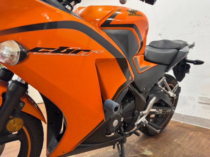 2016 Honda CBR300R ORANGE