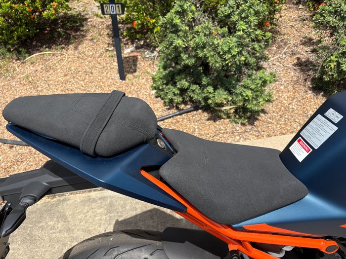 2024 Ktm RC 390 Orange