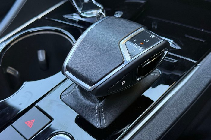 2022 Volkswagen Touareg 210TDI R-Line