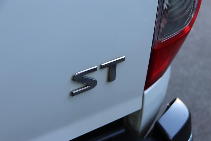 2016 Nissan Navara ST