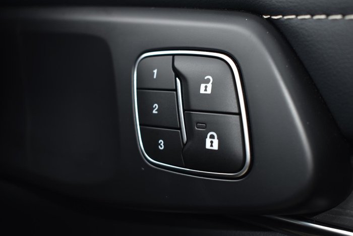 2025 Ford Everest Platinum