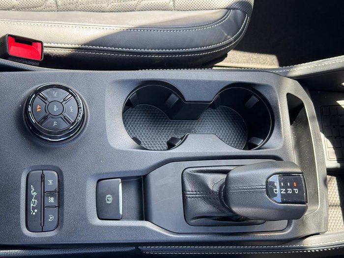 2025 Ford Everest Platinum