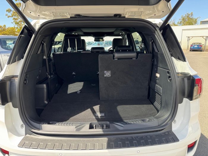 2025 Ford Everest Platinum