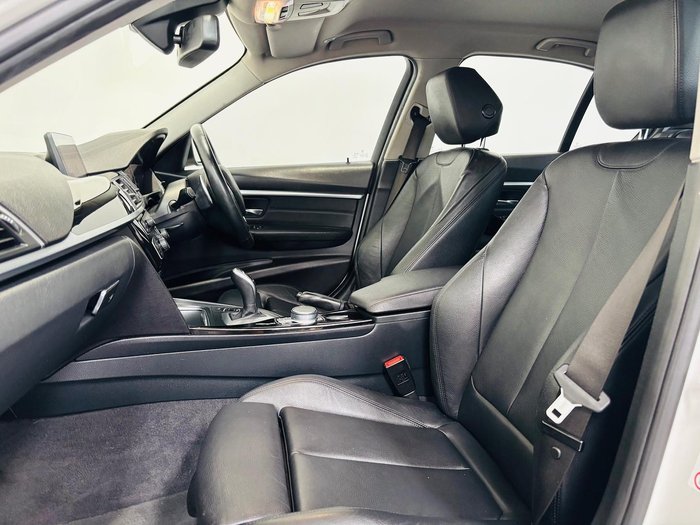 2017 BMW 3 Series 330i Sport Line F30 LCI Alpine White