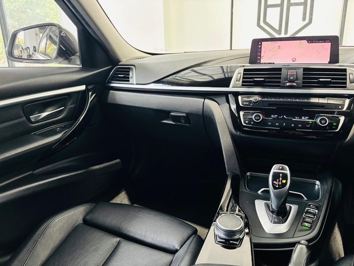 2017 BMW 3 Series 330i Sport Line F30 LCI Alpine White