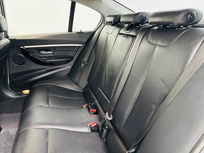 2017 BMW 3 Series 330i Sport Line F30 LCI Alpine White