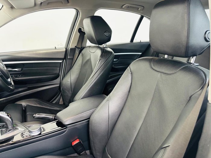 2017 BMW 3 Series 330i Sport Line F30 LCI Alpine White