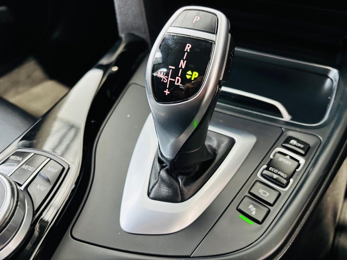 2017 BMW 3 Series 330i Sport Line F30 LCI Alpine White