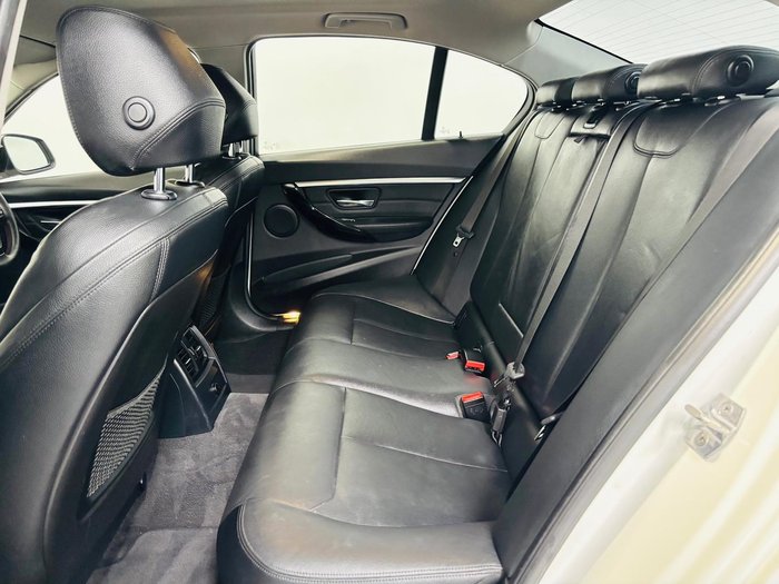 2017 BMW 3 Series 330i Sport Line F30 LCI Alpine White